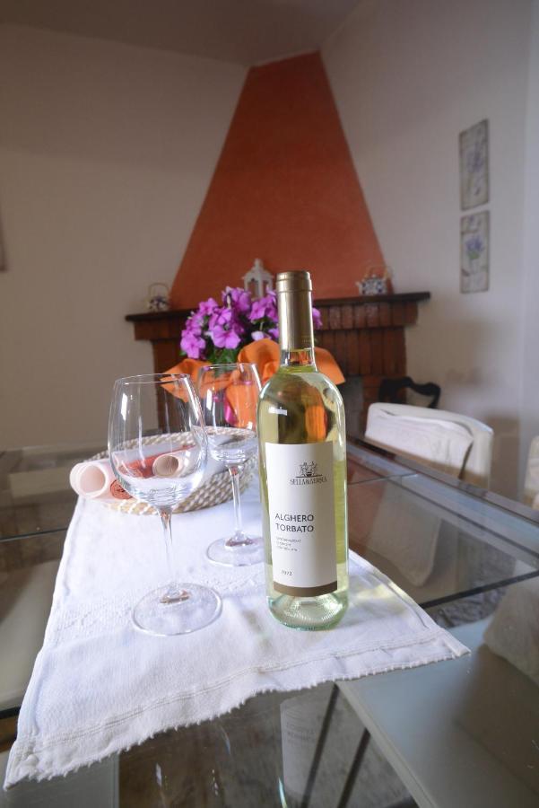 Old Town Secret Garden Apartment Alghero Bagian luar foto