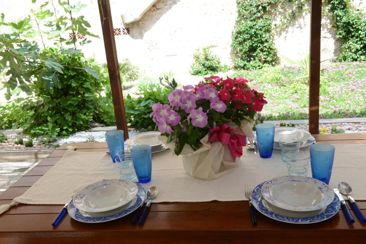 Old Town Secret Garden Apartment Alghero Bagian luar foto