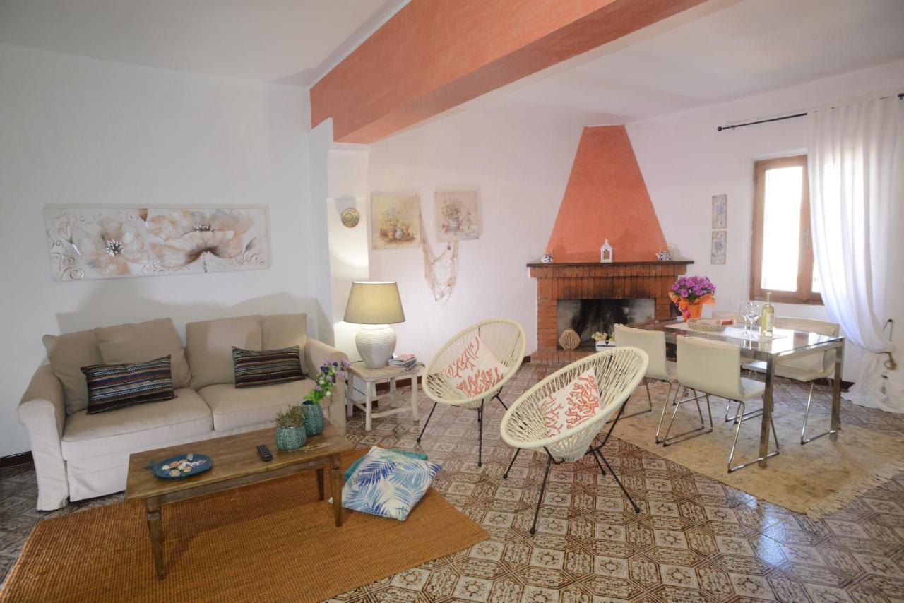 Old Town Secret Garden Apartment Alghero Bagian luar foto