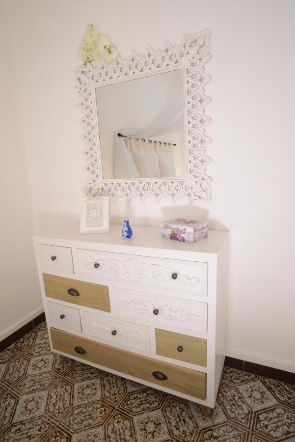 Old Town Secret Garden Apartment Alghero Bagian luar foto