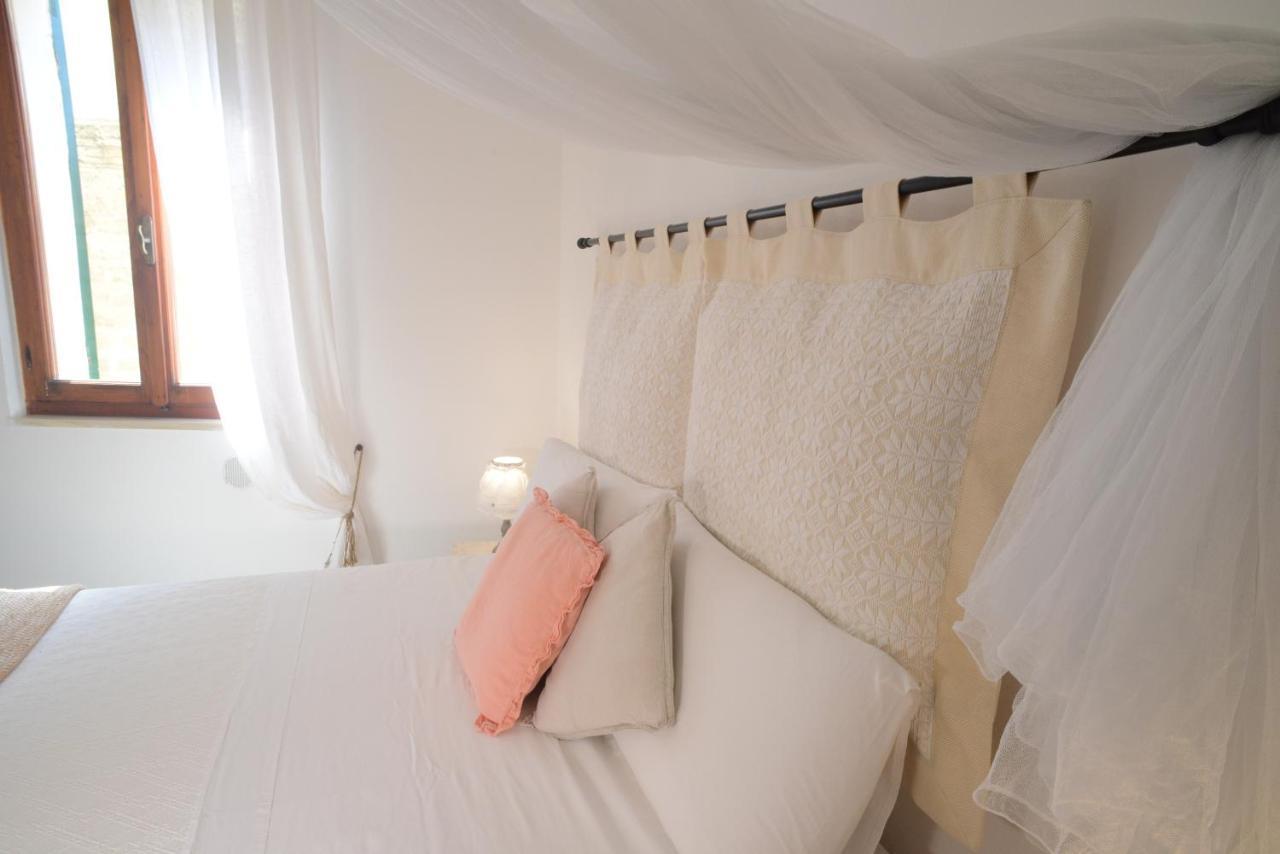 Old Town Secret Garden Apartment Alghero Bagian luar foto