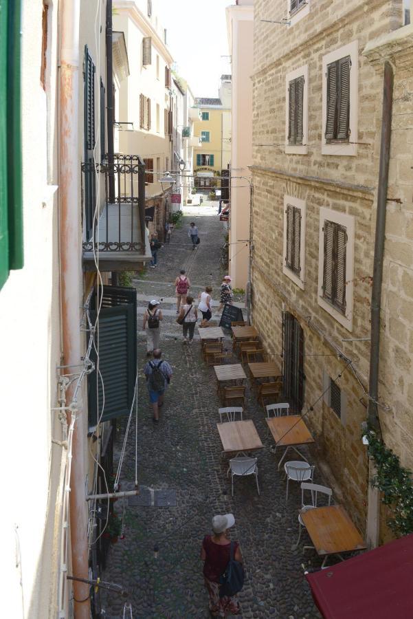Old Town Secret Garden Apartment Alghero Bagian luar foto